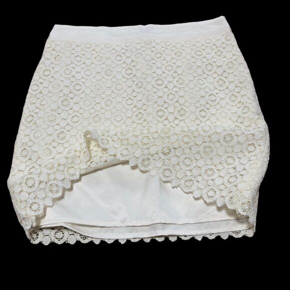The Limited Lace Cream Skirt Size 6 NWT - Picture 4 of 13